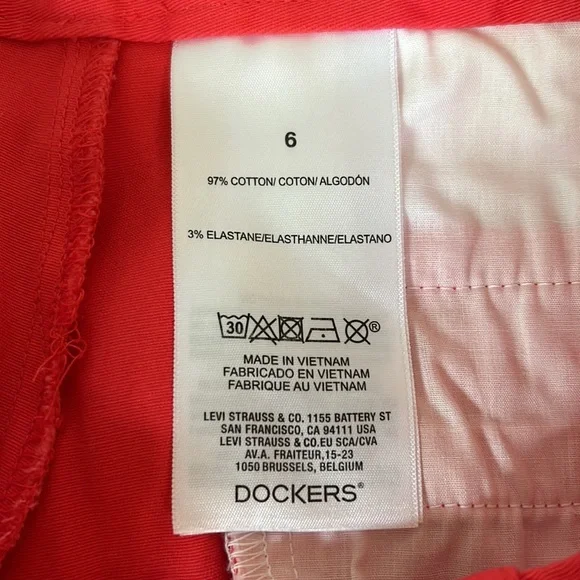 NWT Dockers Ideal Bermuda Woman’s Shorts Size 6 - Picture 4 of 15
